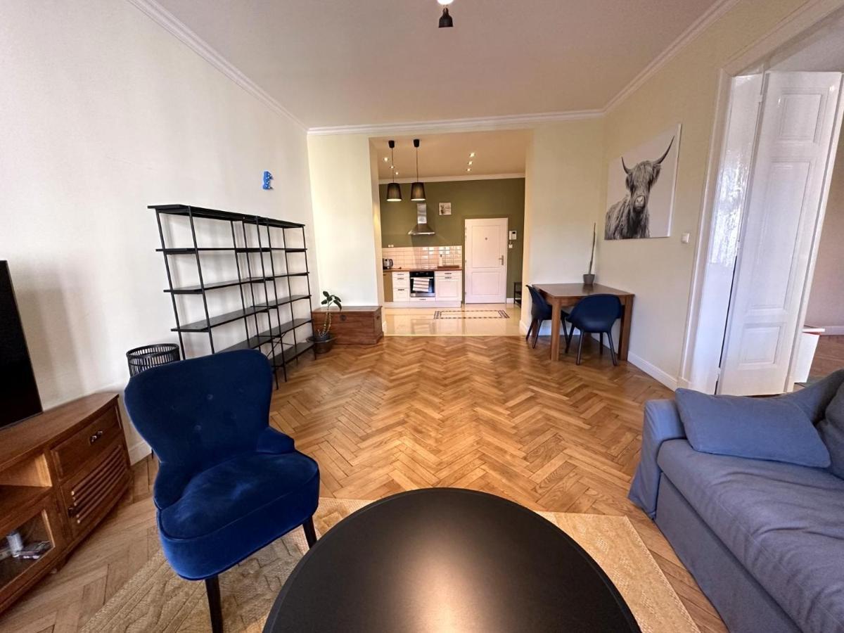 Gorkeho Apartment In City Centre ブラチスラヴァ エクステリア 写真