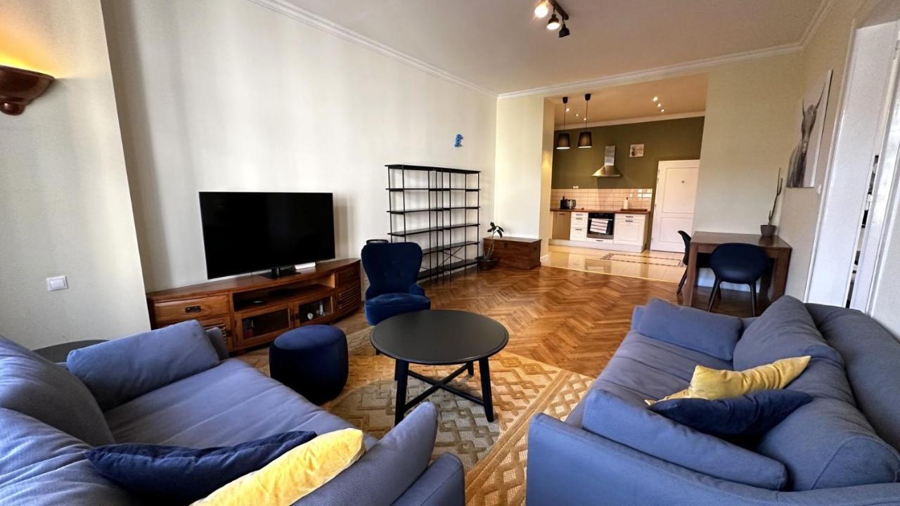 Gorkeho Apartment In City Centre ブラチスラヴァ エクステリア 写真