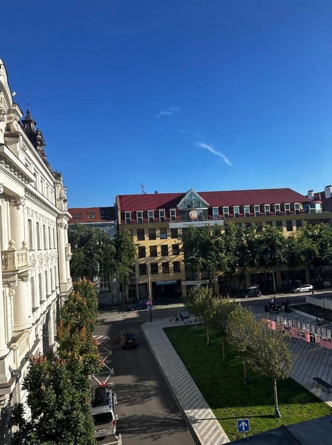 Gorkeho Apartment In City Centre ブラチスラヴァ エクステリア 写真