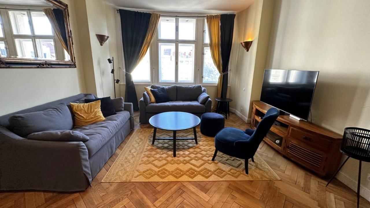 Gorkeho Apartment In City Centre ブラチスラヴァ エクステリア 写真
